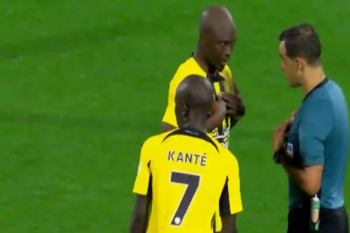 خبير تحكيمي يكشف السر .. انفعال نجم الاتحاد ضد حكم مباراة القادسية. 