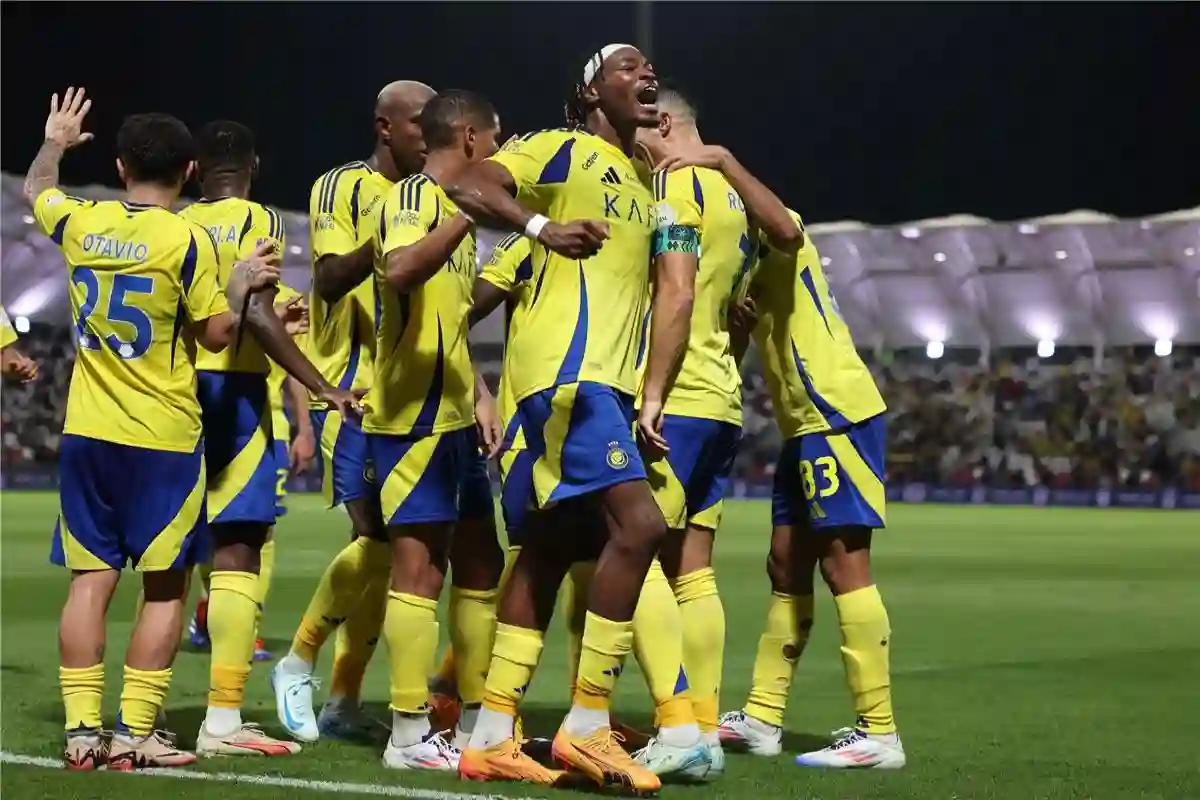 قبل مواجهة الاستقلال.. النصر يتلقى ضربة موجعة بغياب نجمين أساسيين!