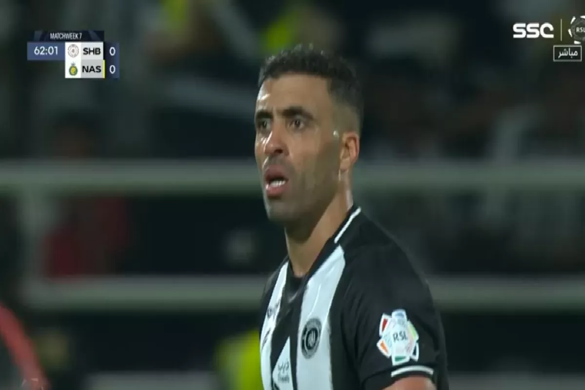 المهاجم المغربي عبدالرزاق حمدالله. 