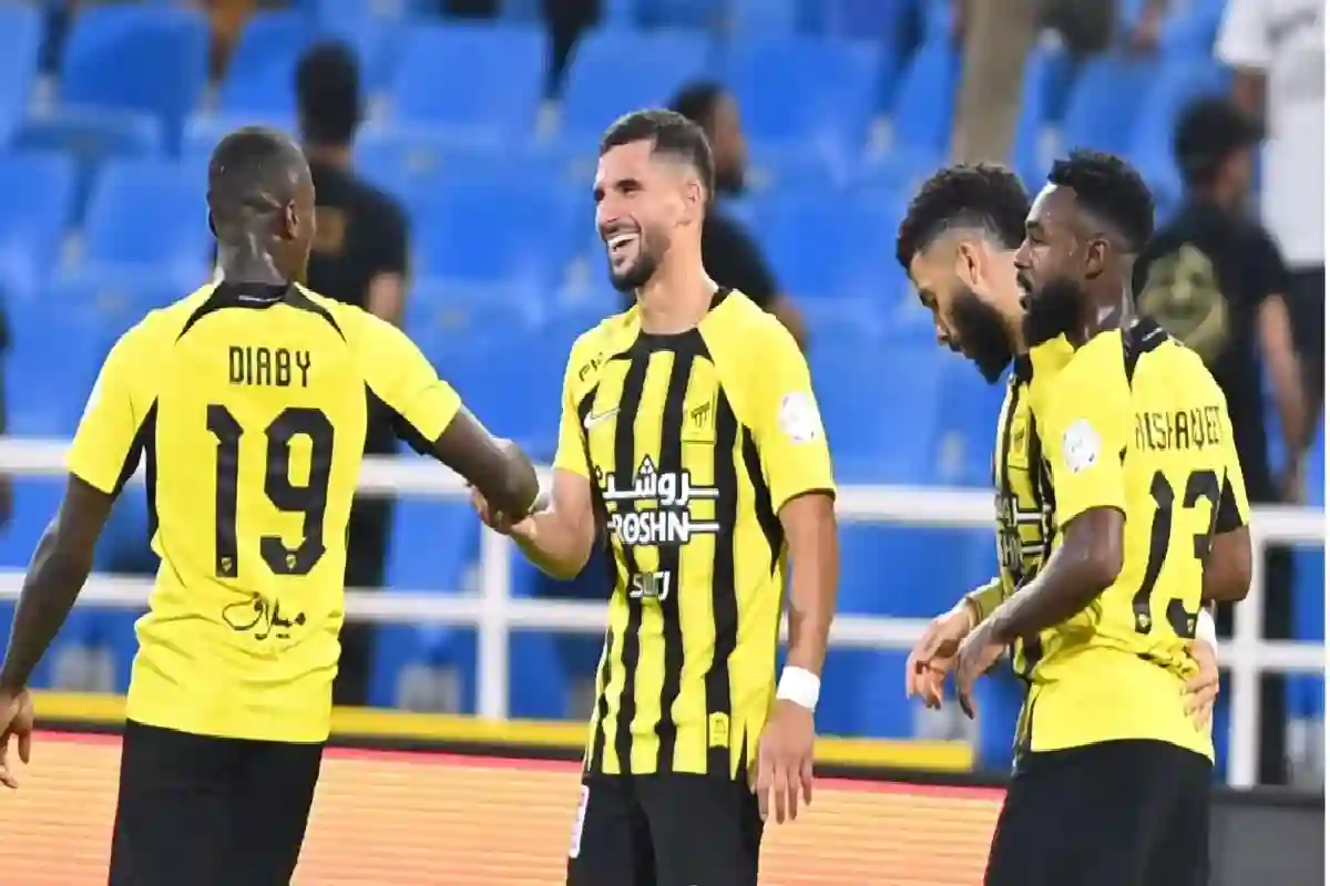 قبل كلاسيكو الشباب .. تحرك عاجل من الاتحاد لتأمين جاهزية محترفه. 