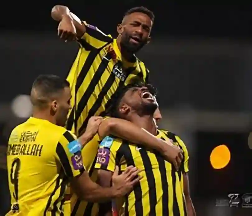الاتحاد يتصدر الدوري قبل الختام